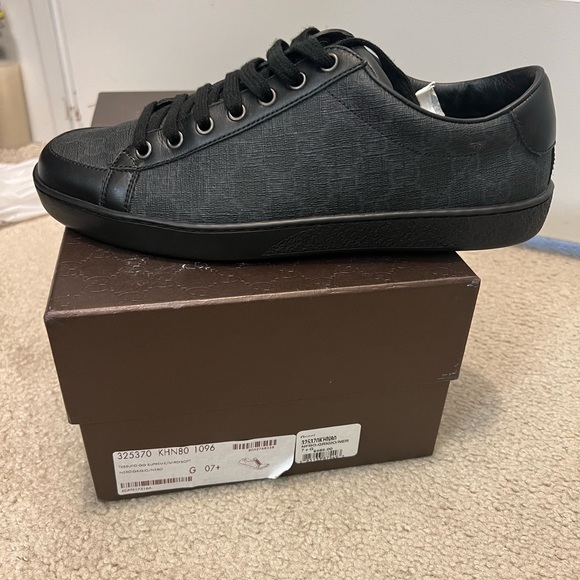 Gucci Other - Like new gucci sneakers